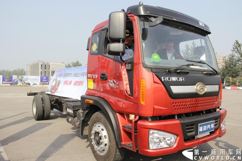 9月11日，福田瑞沃中卡康明斯动力新品上市发布会在北京顺利落幕，福田高层、供应商代表、经销商代表、用户代表共同见证了福田瑞沃康明斯动力新品的首次登场。图为福田瑞沃中卡康明斯动力新品。