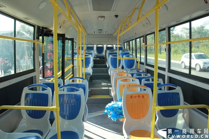 10月16日，由上海神舟汽车节能环保有限公司和北京《驾驶园》杂志社共同主办的主题为“体验空气动力 助力高效节能新公交”大型试乘活动在北京举行，本次活动的试乘车辆为上海神舟汽车节能环保有限公司最新研制开发的空气动力节能公交车。