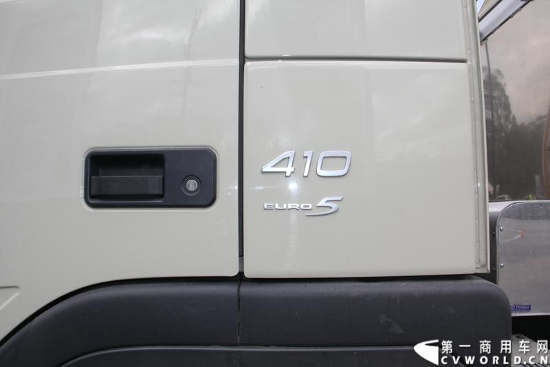 2013沃尔沃卡车高效节油先锋亚太区总决赛在澳大利亚布里斯班落下帷幕，今年亚太区总决赛共有13名来自亚太区各国的节油冠军参加，他们分别来自中国、韩国、台湾、泰国、马来西亚、新加坡、印度尼西亚、斯里兰卡、澳大利亚和新西兰。来自澳大利亚的格兰特·莫里斯（Grant Morice）在自己的主场，最终赢得了亚太区公路赛的总冠军。图为非公路用车决赛，比赛车型为沃尔沃FMX-410工程车。