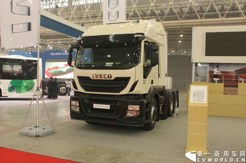 2013年10月30日，中国国际商用车展（CCVS）在武汉国际博览中心开幕，此次展会相比首届规模更大，覆盖B1-B5，A1-A3八个展区。相比首届，今年还增加了动态展示区，还有车试乘试驾，专用车功能演示等环节。一汽解放、东风商用车、重汽、福田、陕汽、江淮、上依红等厂商纷纷携旗下明星产品悉数亮相。图为维柯STRALIS重卡。