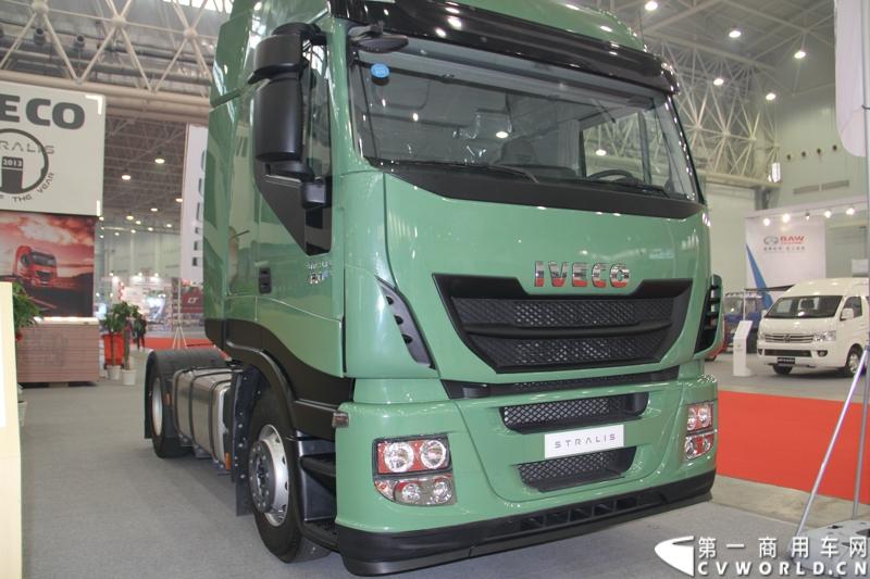 2013年10月30日，中国国际商用车展（CCVS）在武汉国际博览中心开幕，此次展会相比首届规模更大，覆盖B1-B5，A1-A3八个展区。相比首届，今年还增加了动态展示区，还有车试乘试驾，专用车功能演示等环节。一汽解放、东风商用车、重汽、福田、陕汽、江淮、上依红等厂商纷纷携旗下明星产品悉数亮相。图为维柯STRALIS重卡。