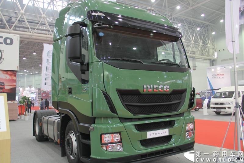 2013年10月30日，中国国际商用车展（CCVS）在武汉国际博览中心开幕，此次展会相比首届规模更大，覆盖B1-B5，A1-A3八个展区。相比首届，今年还增加了动态展示区，还有车试乘试驾，专用车功能演示等环节。一汽解放、东风商用车、重汽、福田、陕汽、江淮、上依红等厂商纷纷携旗下明星产品悉数亮相。图为维柯STRALIS重卡。