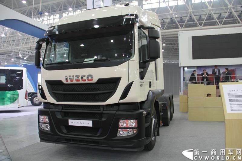 2013年10月30日，中国国际商用车展（CCVS）在武汉国际博览中心开幕，此次展会相比首届规模更大，覆盖B1-B5，A1-A3八个展区。相比首届，今年还增加了动态展示区，还有车试乘试驾，专用车功能演示等环节。一汽解放、东风商用车、重汽、福田、陕汽、江淮、上依红等厂商纷纷携旗下明星产品悉数亮相。图为维柯STRALIS重卡。