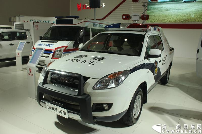 2013年10月30日，中国国际商用车展（CCVS）在武汉国际博览中心开幕，此次展会相比首届规模更大，覆盖B1-B5，A1-A3八个展区。相比首届，今年还增加了动态展示区，还有车试乘试驾，专用车功能演示等环节。一汽解放、东风商用车、重汽、福田、陕汽、江淮、上依红等厂商纷纷携旗下明星产品悉数亮相。图为江铃汽车家族。