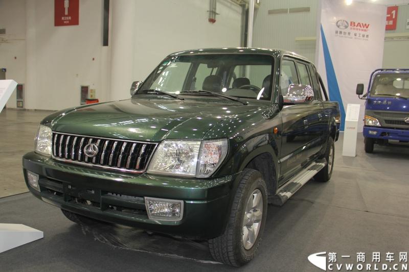 2013年10月30日，中国国际商用车展（CCVS）在武汉国际博览中心开幕，此次展会相比首届规模更大，覆盖B1-B5，A1-A3八个展区。相比首届，今年还增加了动态展示区，还有车试乘试驾，专用车功能演示等环节。一汽解放、东风商用车、重汽、福田、陕汽、江淮、上依红等厂商纷纷携旗下明星产品悉数亮相。图为跃铃柴油版皮卡。