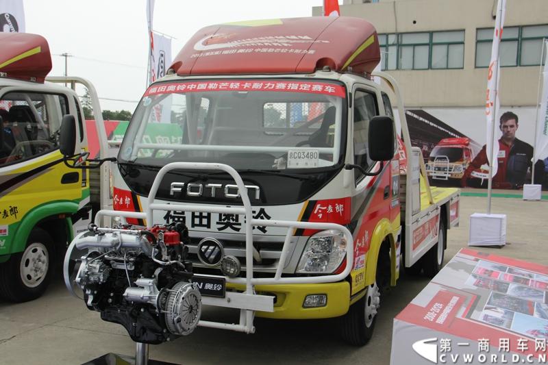 11月3日，2013（第五届）福田奥铃中国勒芒轻卡耐力赛全国总决赛在上海天马赛车场拉开终极对决的大幕。来自全国各大赛区的8支队伍上演了第五届勒芒的巅峰竞技，经过15个小时“换人不换车”的激烈角逐，来自吉林的吉林队以单圈1′42″825的优异成绩最终问鼎2013年福田奥铃中国勒芒赛全国总决赛冠军。图为比赛用车。