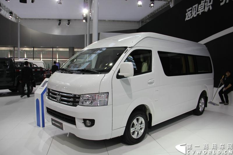 2013年11月21日，第十一届广州国际车展盛大开幕，福田汽车携旗下蒙派克S级、蒙派克E级、风景、拓陆者以及萨普征服者皮卡等7款重点产品亮相。车展现场，福田汽车正式发布2014新品路线图，同时现场揭晓了福田汽车南极品质之旅活动中“极地司机”和“极地梦想家”的最终名单。图为福田蒙派克S级 。