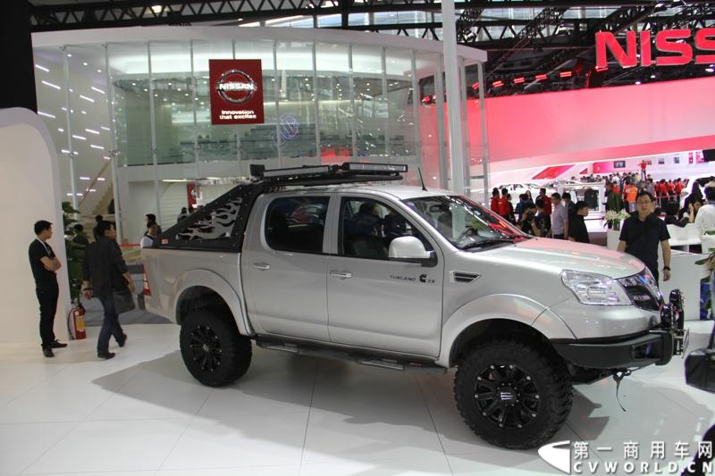 2013年11月21日，第十一届广州国际车展盛大开幕，福田汽车携旗下蒙派克S级、蒙派克E级、风景、拓陆者以及萨普征服者皮卡等7款重点产品亮相。车展现场，福田汽车正式发布2014新品路线图，同时现场揭晓了福田汽车南极品质之旅活动中“极地司机”和“极地梦想家”的最终名单。图为拓陆者高端皮卡 。