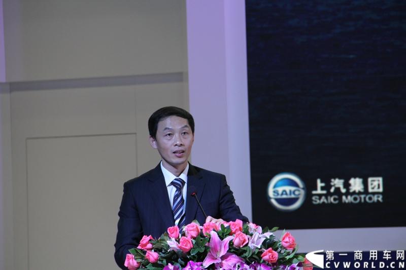 图为南京依维柯汽车有限公司常务副总经理倪锋致辞。