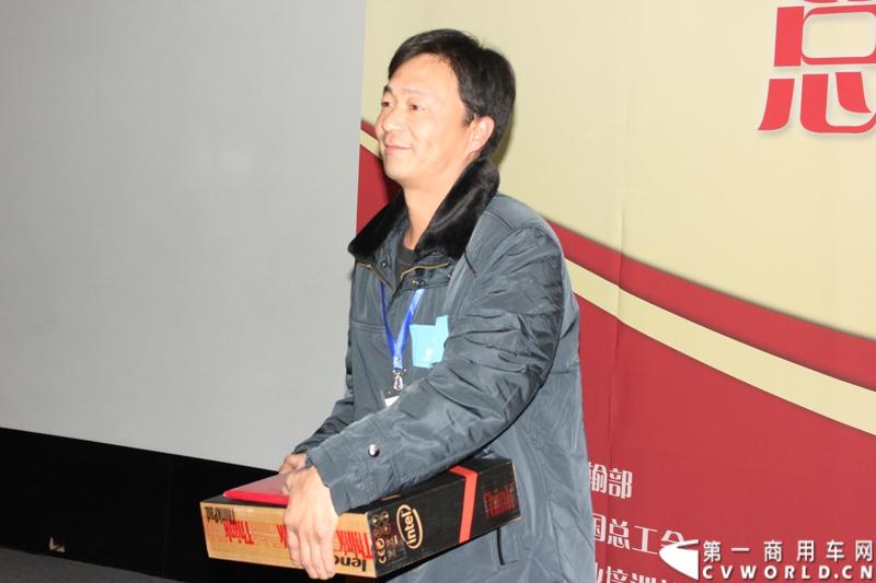 2013年11月25日到26日，全国交通运输行业“金龙龙翼杯”机动车驾驶员总决赛在北京举行。总决赛共迎来自全国26个省市50位驾驶精英进行了激烈角逐。最后安徽省合肥客运公司获得了大赛团体赛第一名以及来自安徽合肥客运公司的施健获得了个人赛第一名。