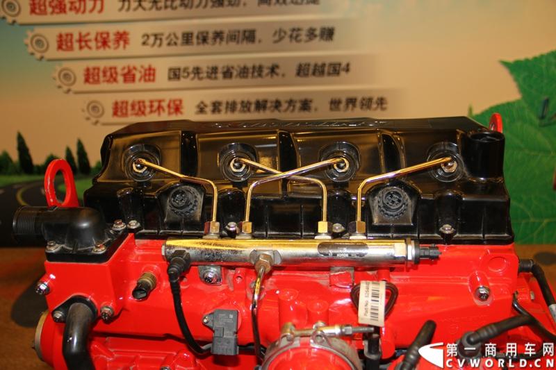 2013年12月7日，福田欧马可在山东潍坊举办以“一路相伴 畅享绿色生活”为主题的欧马可“退黄还绿”研讨会暨国V新品价值品鉴之旅活动，活动当天，欧马可国Ⅴ新品重装上市，体验营销活动更掀起价值风暴，使消费者充分领略了福田欧马可的品牌魅力。图为福田康明斯ISF2展示。