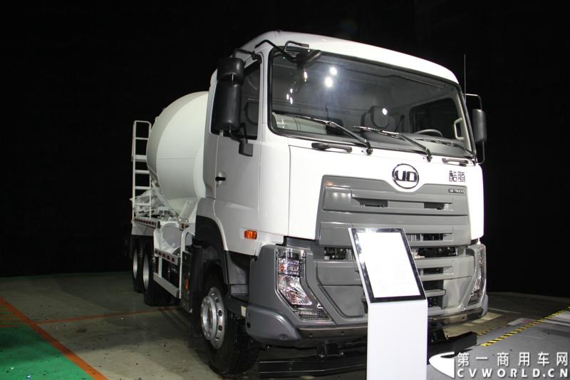 2013年12月10日，刚更名不久的东沃（杭州）卡车有限公司（前身为东风日产柴汽车有限公司），在杭州隆重向中国市场推出“UD酷腾”新款重型卡车。UD酷腾是东风汽车集团股份有限公司和沃尔沃集团强强联手，专为中国市场定制的中高端重卡。图为UD酷腾混凝土搅拌车。