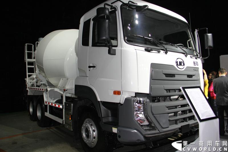 2013年12月10日，刚更名不久的东沃（杭州）卡车有限公司（前身为东风日产柴汽车有限公司），在杭州隆重向中国市场推出“UD酷腾”新款重型卡车。UD酷腾是东风汽车集团股份有限公司和沃尔沃集团强强联手，专为中国市场定制的中高端重卡。图为UD酷腾混凝土搅拌车。