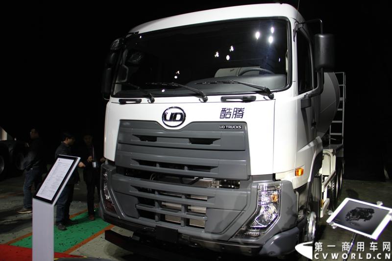 2013年12月10日，刚更名不久的东沃（杭州）卡车有限公司（前身为东风日产柴汽车有限公司），在杭州隆重向中国市场推出“UD酷腾”新款重型卡车。UD酷腾是东风汽车集团股份有限公司和沃尔沃集团强强联手，专为中国市场定制的中高端重卡。图为UD酷腾混凝土搅拌车。