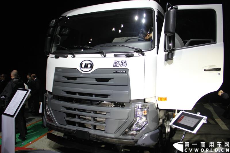 2013年12月10日，刚更名不久的东沃（杭州）卡车有限公司（前身为东风日产柴汽车有限公司），在杭州隆重向中国市场推出“UD酷腾”新款重型卡车。UD酷腾是东风汽车集团股份有限公司和沃尔沃集团强强联手，专为中国市场定制的中高端重卡。图为UD酷腾混凝土搅拌车。