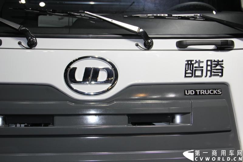 2013年12月10日，刚更名不久的东沃（杭州）卡车有限公司（前身为东风日产柴汽车有限公司），在杭州隆重向中国市场推出“UD酷腾”新款重型卡车。UD酷腾是东风汽车集团股份有限公司和沃尔沃集团强强联手，专为中国市场定制的中高端重卡。图为UD酷腾混凝土搅拌车。