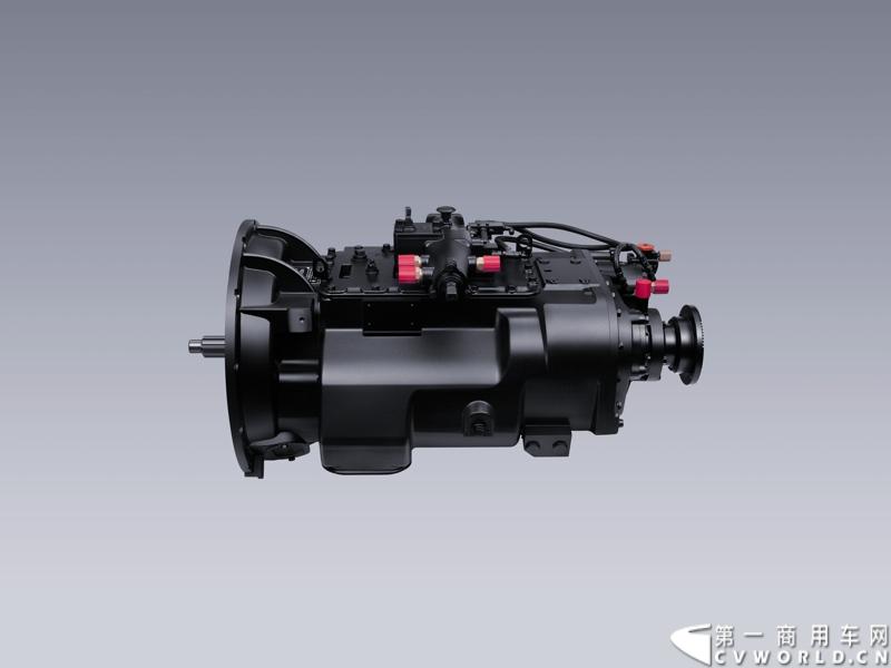 2013年12月10日，刚更名不久的东沃（杭州）卡车有限公司（前身为东风日产柴汽车有限公司），在杭州隆重向中国市场推出“UD酷腾”新款重型卡车。UD酷腾是东风汽车集团股份有限公司和沃尔沃集团强强联手，专为中国市场定制的中高端重卡。图为变速箱。