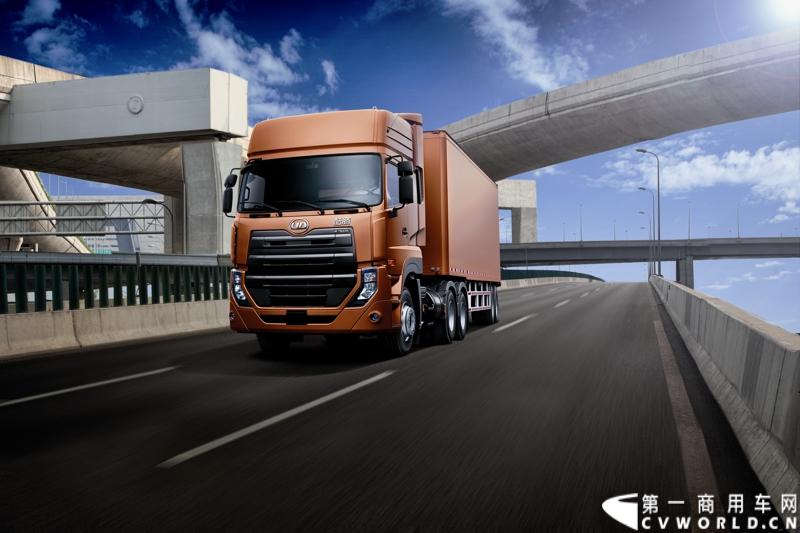 2013年12月10日，刚更名不久的东沃（杭州）卡车有限公司（前身为东风日产柴汽车有限公司），在杭州隆重向中国市场推出“UD酷腾”新款重型卡车。UD酷腾是东风汽车集团股份有限公司和沃尔沃集团强强联手，专为中国市场定制的中高端重卡。图为UD酷腾重卡。