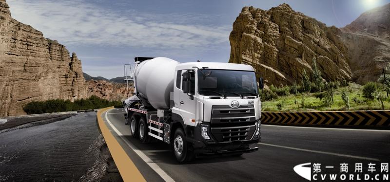 2013年12月10日，刚更名不久的东沃（杭州）卡车有限公司（前身为东风日产柴汽车有限公司），在杭州隆重向中国市场推出“UD酷腾”新款重型卡车。UD酷腾是东风汽车集团股份有限公司和沃尔沃集团强强联手，专为中国市场定制的中高端重卡。图为UD酷腾重卡。