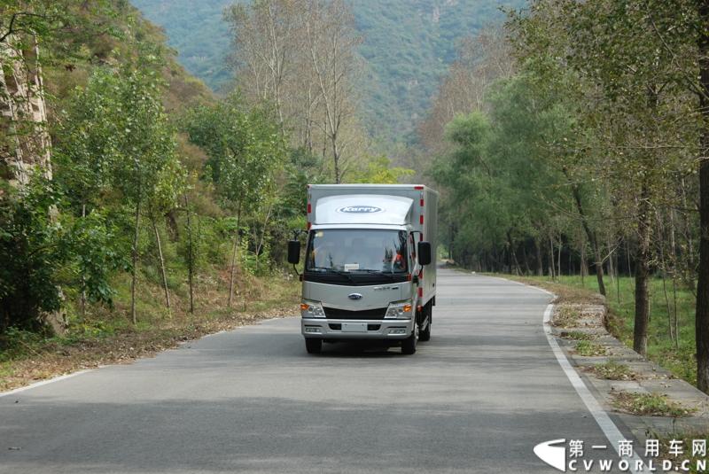 2013年12月13日，以“闯天地，立格局”为主题的开瑞绿卡2014商务年会在成都召开。奇瑞汽车公司领导、开瑞绿卡公司领导及来自全国各地的绿卡经销商、服务商、大客户专用车合作伙伴及部分媒体参加了会议。当日上午，开瑞绿卡2014全系新品亮相。