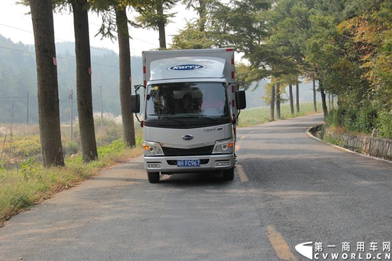 2013年12月13日，以“闯天地，立格局”为主题的开瑞绿卡2014商务年会在成都召开。奇瑞汽车公司领导、开瑞绿卡公司领导及来自全国各地的绿卡经销商、服务商、大客户专用车合作伙伴及部分媒体参加了会议。当日上午，开瑞绿卡2014全系新品亮相。