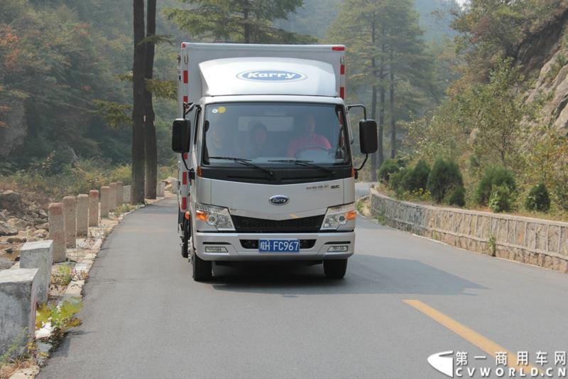 2013年12月13日，以“闯天地，立格局”为主题的开瑞绿卡2014商务年会在成都召开。奇瑞汽车公司领导、开瑞绿卡公司领导及来自全国各地的绿卡经销商、服务商、大客户专用车合作伙伴及部分媒体参加了会议。当日上午，开瑞绿卡2014全系新品亮相。