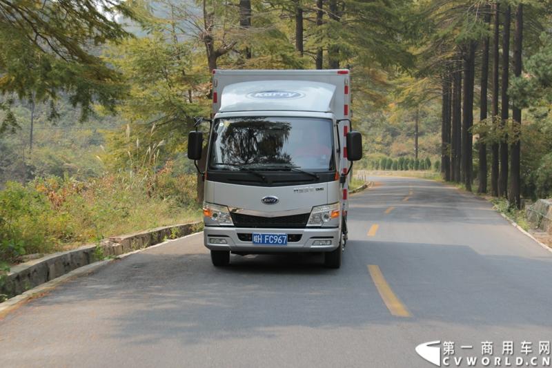 2013年12月13日，以“闯天地，立格局”为主题的开瑞绿卡2014商务年会在成都召开。奇瑞汽车公司领导、开瑞绿卡公司领导及来自全国各地的绿卡经销商、服务商、大客户专用车合作伙伴及部分媒体参加了会议。当日上午，开瑞绿卡2014全系新品亮相。