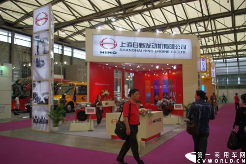 10月份，上海日野发动机有限公司迎来成立十周年庆典。经过十年发展，上海日野生产的P11C、J08E、J05E等三大系列柴油发动机已经覆盖中重卡、客车、专用车和工程机械等主要细分市场，并以“百万公里无大修、故障率低、更加省油”的卓越品质，占据国内高端重卡发动机市场的近半壁江山。