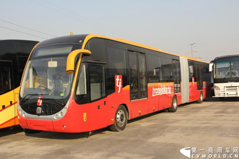 6月3日，中通客车海外市场捷报再传，斩获沙特576辆和摩洛哥126辆客车订单，总价值2亿多元人民币。沙特、摩洛哥是中通实施国际化发展战略以来的重点海外市场，中通客车进驻沙特市场已10年之久，与摩洛哥市场的合作也长达4年，在这两大地区的数量已达到一定规模，并且在当地群众的心目中树立了良好的形象。