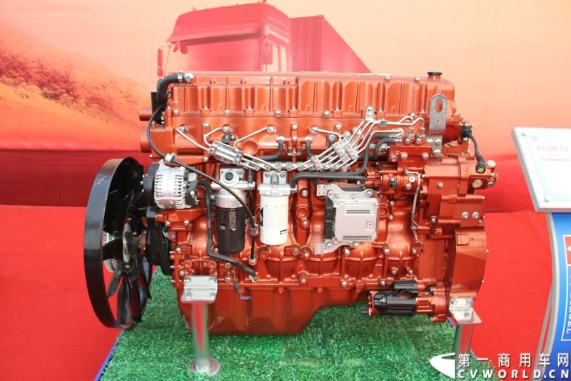 1月18日，玉柴在广西南宁举行2014年新产品发布会，发布了8款新产品，玉柴集团董事局主席晏平、玉柴股份总经理吴其伟，以及160多名来自全国各地的OEM厂家、主机配套厂家、玉柴船电经销商出席了发布会。图为玉柴YC6K12国四系列发动机。