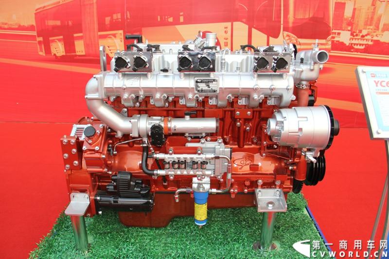 1月18日，玉柴在广西南宁举行2014年新产品发布会，发布了8款新产品，玉柴集团董事局主席晏平、玉柴股份总经理吴其伟，以及160多名来自全国各地的OEM厂家、主机配套厂家、玉柴船电经销商出席了发布会。图为玉柴YC6MK系列国5天然气发动机。