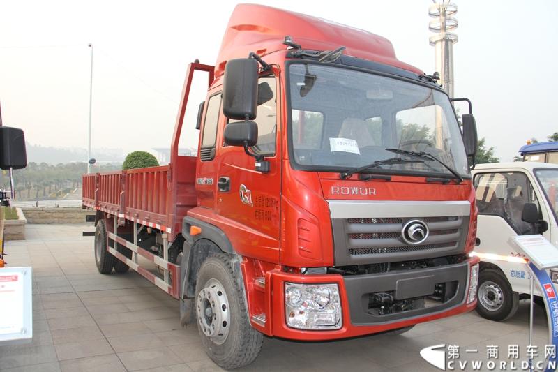 1月18日，玉柴在广西南宁举行2014年新产品发布会，发布了8款新产品，玉柴集团董事局主席晏平、玉柴股份总经理吴其伟，以及160多名来自全国各地的OEM厂家、主机配套厂家、玉柴船电经销商出席了发布会。图为搭载玉柴YC4EG160-40发动机的福田瑞沃载货车。