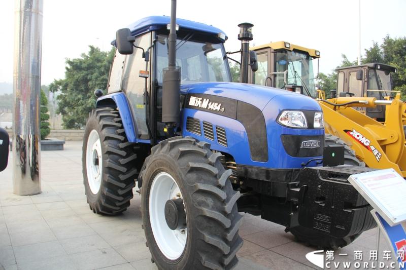 1月18日，玉柴在广西南宁举行2014年新产品发布会，发布了8款新产品，玉柴集团董事局主席晏平、玉柴股份总经理吴其伟，以及160多名来自全国各地的OEM厂家、主机配套厂家、玉柴船电经销商出席了发布会。图为搭载玉柴发动机的农机产品。