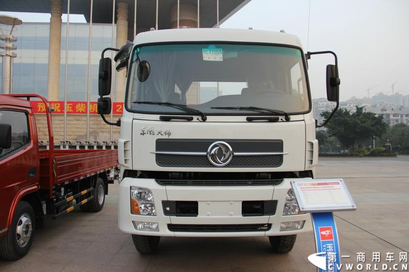 1月18日，玉柴在广西南宁举行2014年新产品发布会，发布了8款新产品，玉柴集团董事局主席晏平、玉柴股份总经理吴其伟，以及160多名来自全国各地的OEM厂家、主机配套厂家、玉柴船电经销商出席了发布会。图为搭载玉柴天然气发动机的湖北专用汽车EQ1160GD5N。