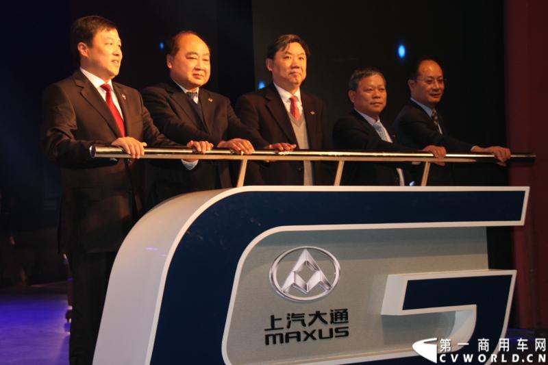 2月28日，“两翼并举 与未来同行”上汽大通品牌战略暨全领域MPV G10发布会在上海举行。在本次发布会上，上汽大通发布品牌规划，并亮相全新品牌标识，同时推出上汽集团凝聚全球技术实力打造的另一款MPV力作，上汽大通全领域MPV G10。图为发布会现场。