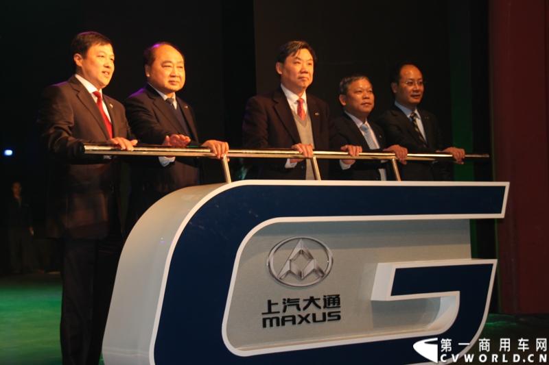 2月28日，“两翼并举 与未来同行”上汽大通品牌战略暨全领域MPV G10发布会在上海举行。在本次发布会上，上汽大通发布品牌规划，并亮相全新品牌标识，同时推出上汽集团凝聚全球技术实力打造的另一款MPV力作，上汽大通全领域MPV G10。图为发布会现场。