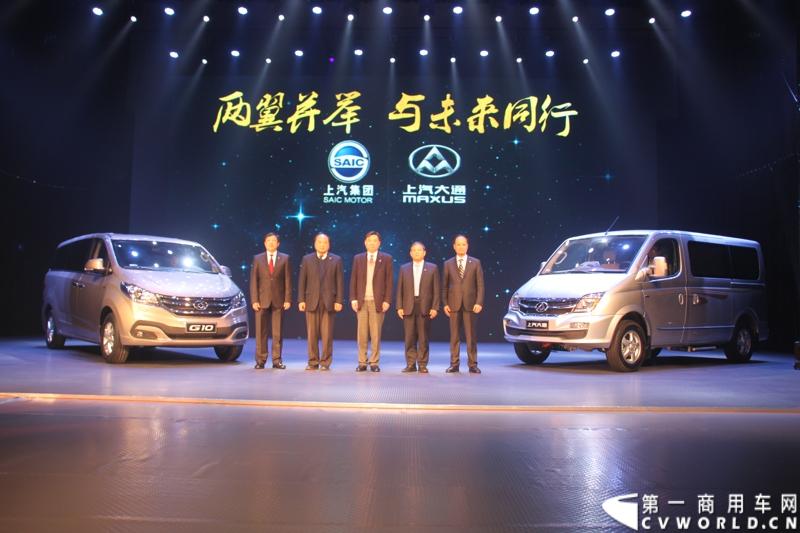 2月28日，“两翼并举 与未来同行”上汽大通品牌战略暨全领域MPV G10发布会在上海举行。在本次发布会上，上汽大通发布品牌规划，并亮相全新品牌标识，同时推出上汽集团凝聚全球技术实力打造的另一款MPV力作，上汽大通全领域MPV G10。图为发布会现场。