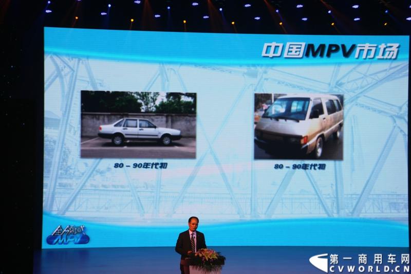 2月28日，“两翼并举 与未来同行”上汽大通品牌战略暨全领域MPV G10发布会在上海举行。在本次发布会上，上汽大通发布品牌规划，并亮相全新品牌标识，同时推出上汽集团凝聚全球技术实力打造的另一款MPV力作，上汽大通全领域MPV G10。图为上汽商用车公司副总经理于琼根。