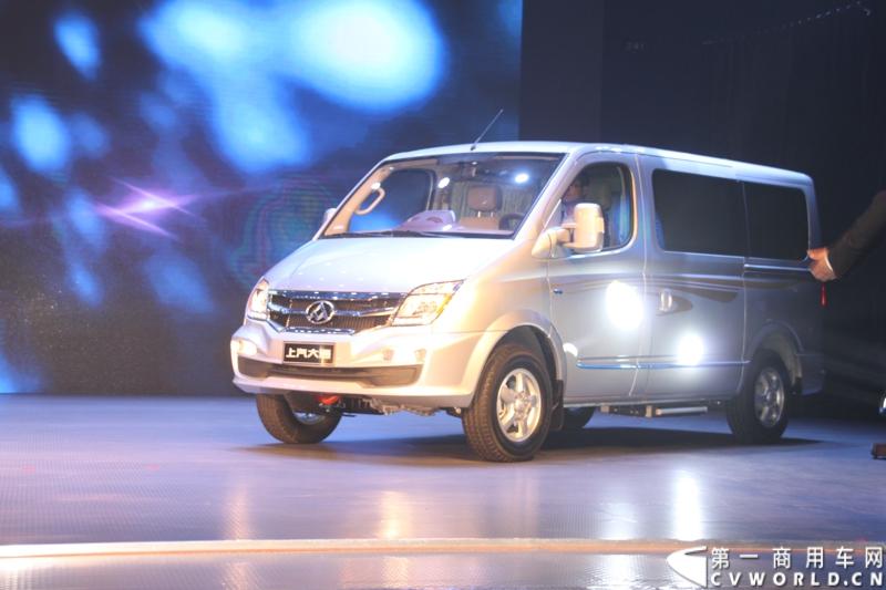 2月28日，“两翼并举 与未来同行”上汽大通品牌战略暨全领域MPV G10发布会在上海举行。在本次发布会上，上汽大通发布品牌规划，并亮相全新品牌标识，同时推出上汽集团凝聚全球技术实力打造的另一款MPV力作，上汽大通全领域MPV G10。图为全新Logo的大通V80。