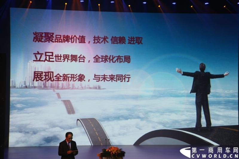2月28日，“两翼并举 与未来同行”上汽大通品牌战略暨全领域MPV G10发布会在上海举行。在本次发布会上，上汽大通发布品牌规划，并亮相全新品牌标识，同时推出上汽集团凝聚全球技术实力打造的另一款MPV力作，上汽大通全领域MPV G10。图为发布会现场。