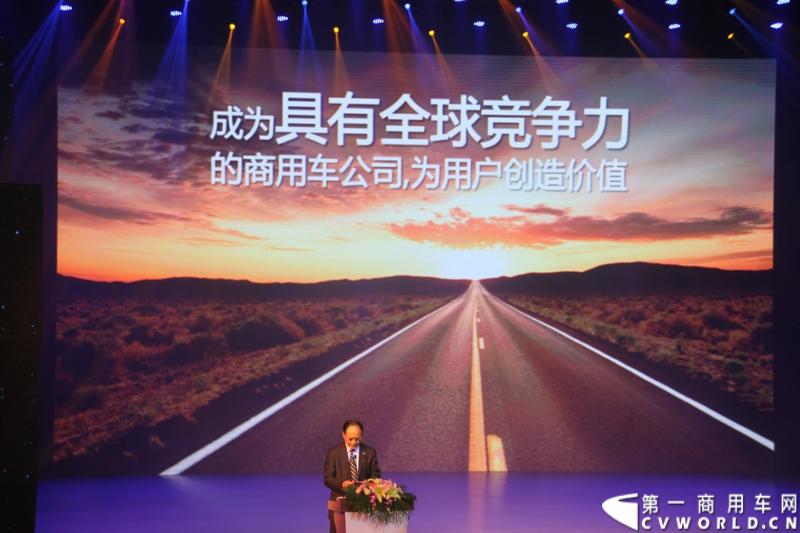 2月28日，“两翼并举 与未来同行”上汽大通品牌战略暨全领域MPV G10发布会在上海举行。在本次发布会上，上汽大通发布品牌规划，并亮相全新品牌标识，同时推出上汽集团凝聚全球技术实力打造的另一款MPV力作，上汽大通全领域MPV G10。图为发布会现场。