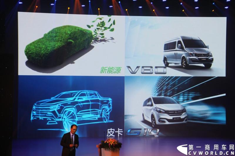 2月28日，“两翼并举 与未来同行”上汽大通品牌战略暨全领域MPV G10发布会在上海举行。在本次发布会上，上汽大通发布品牌规划，并亮相全新品牌标识，同时推出上汽集团凝聚全球技术实力打造的另一款MPV力作，上汽大通全领域MPV G10。