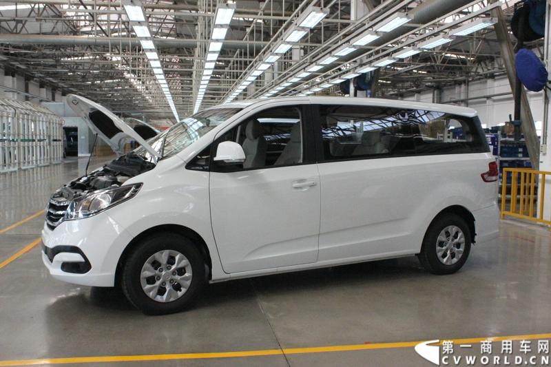 3月21日，上海汽车商用车有限公司在无锡举行成立三周年庆典，首辆上汽大通全领域MPV G10也在无锡生产基地下线。