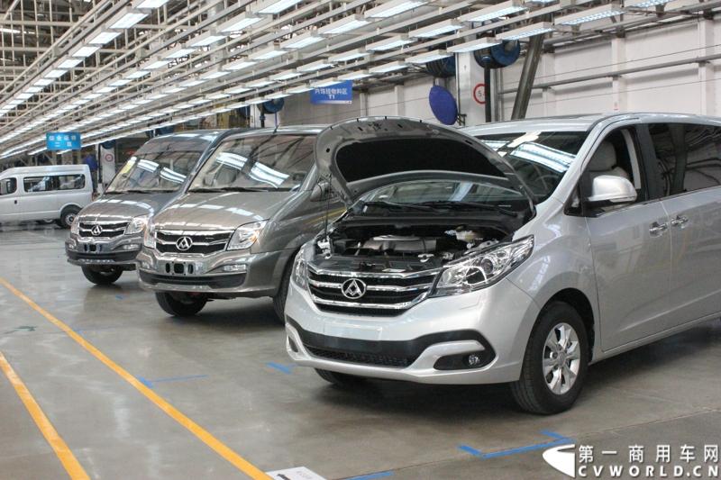 3月21日，上海汽车商用车有限公司在无锡举行成立三周年庆典，首辆上汽大通全领域MPV G10也在无锡生产基地下线。