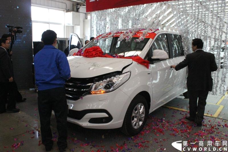 3月21日，上海汽车商用车有限公司在无锡举行成立三周年庆典，首辆上汽大通全领域MPV G10也在无锡生产基地下线。