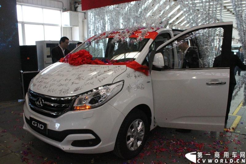 3月21日，上海汽车商用车有限公司在无锡举行成立三周年庆典，首辆上汽大通全领域MPV G10也在无锡生产基地下线。