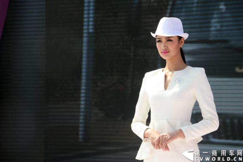 4月10日,2014北京车展江淮汽车主题日活动在合肥举办，在本次活动上，江淮汽车携旗下乘用车、商用车全体“参展”成员悉数亮相。就商用车而言，即将参加北京车展的有格尔发重卡、江淮帅铃轻卡、帅铃皮卡以及星锐多功能商务车等车型。图为宝斯通底盘车模。