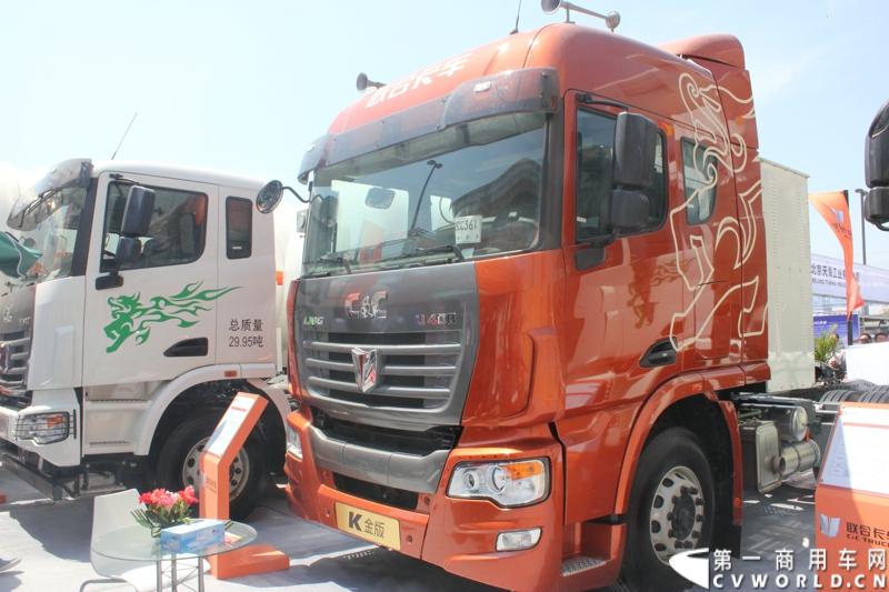 5月7日-9日，以“节能、环保、低炭生活”为主题的“第十五届中国国际（北京）天然气及加气站设备展览会”在北京中国国际展览中心举行。联合卡车携6×4城市渣土车、6×4 K金版牵引车、8×4LNG低温液体运输车三款车型参展。图为联合卡车6×4 K金版LNG牵引车。