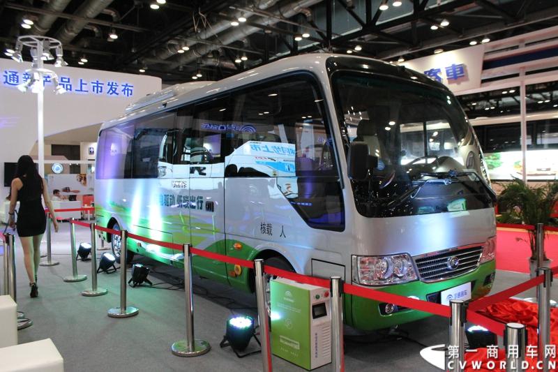 5月14日，2014北京国际道路运输车辆展正式拉开帷幕。本届车展上，客车行业龙头企业宇通客车携5款自主研发精品车型参展，涵盖公路客车、纯电动客车、插电式混合动力客车、景区观光车。图为首次发布的E7纯电动客车。