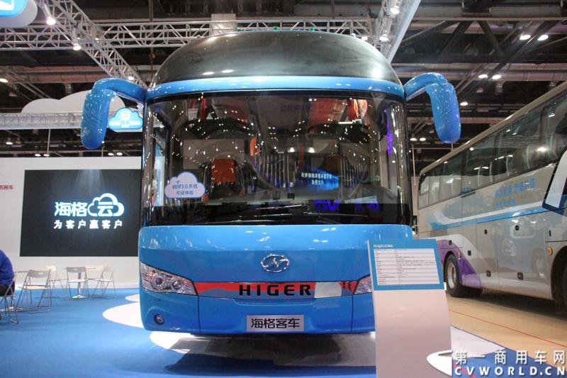 5月14日，海格云战略在北京国家会议中心发布。发布会现场，海格联合中交汇能大手笔推出4个免费：云系统设备免费、用户上网流量免费、云系统设备安装免费、云系统设备维保服务免费。图为现场展示的海格云系列客车KLQ6122BA公路客车。